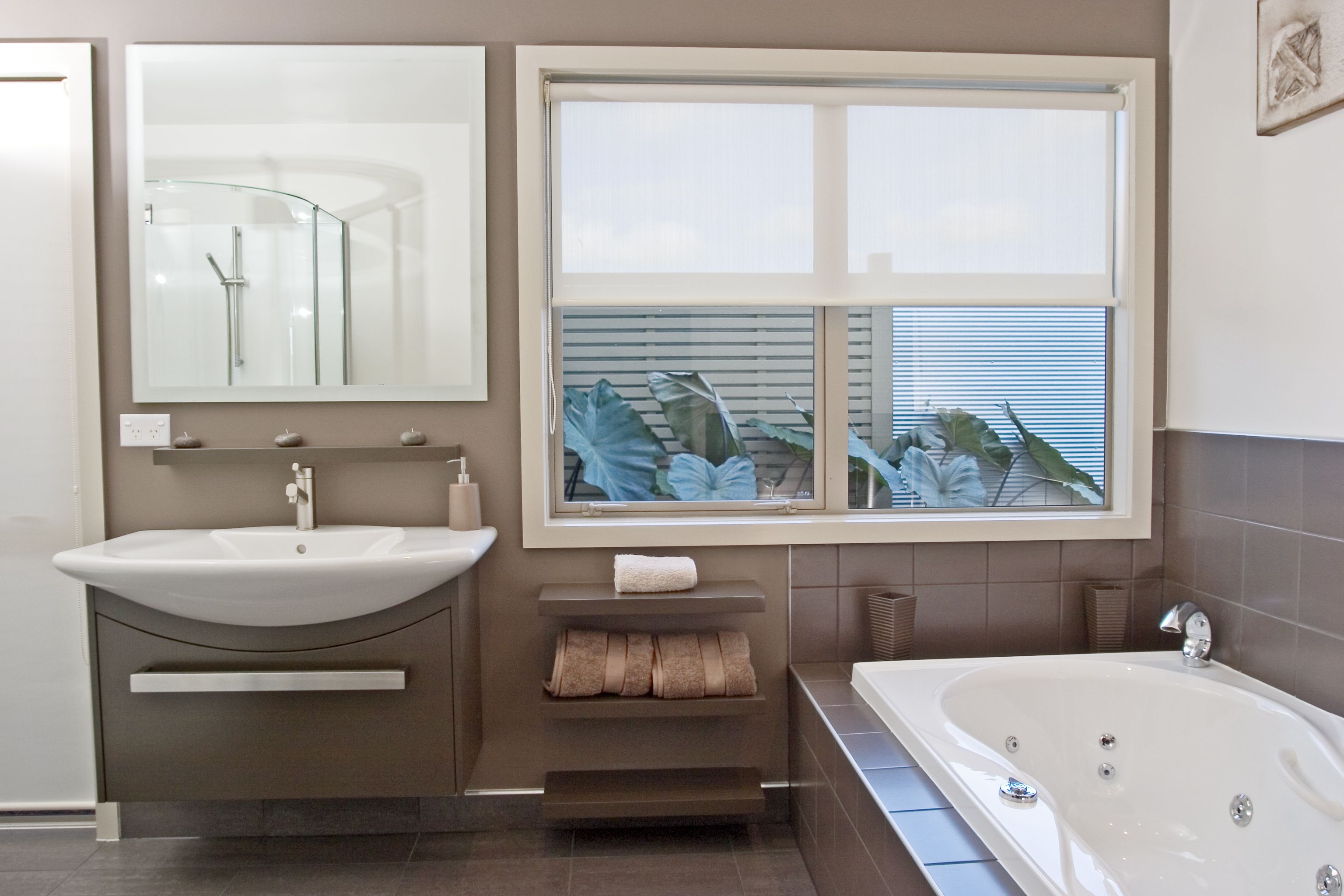 5 tips for designing or remodeling your bathroom